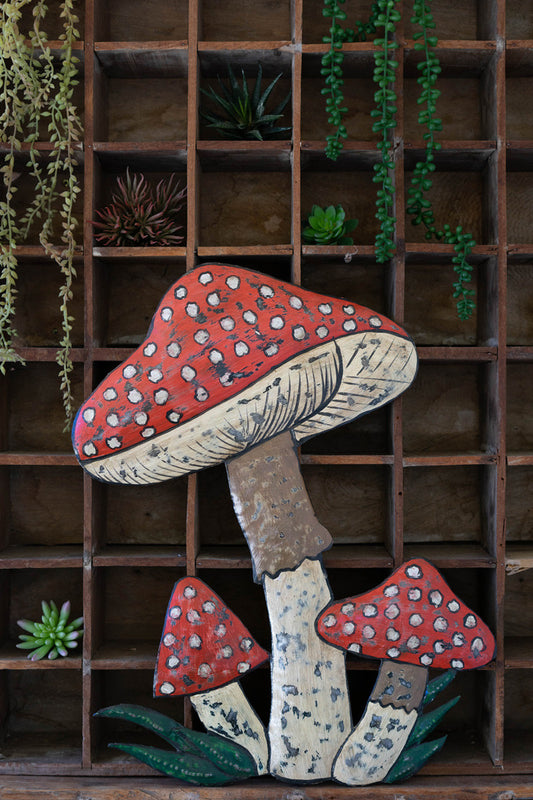 HAND HAMMERED METAL MUSHROOM