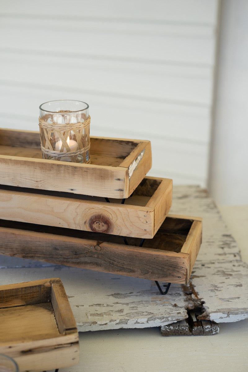 SET OF FOUR RECYCLED WOODEN TRAYS WITH WIRE BASES