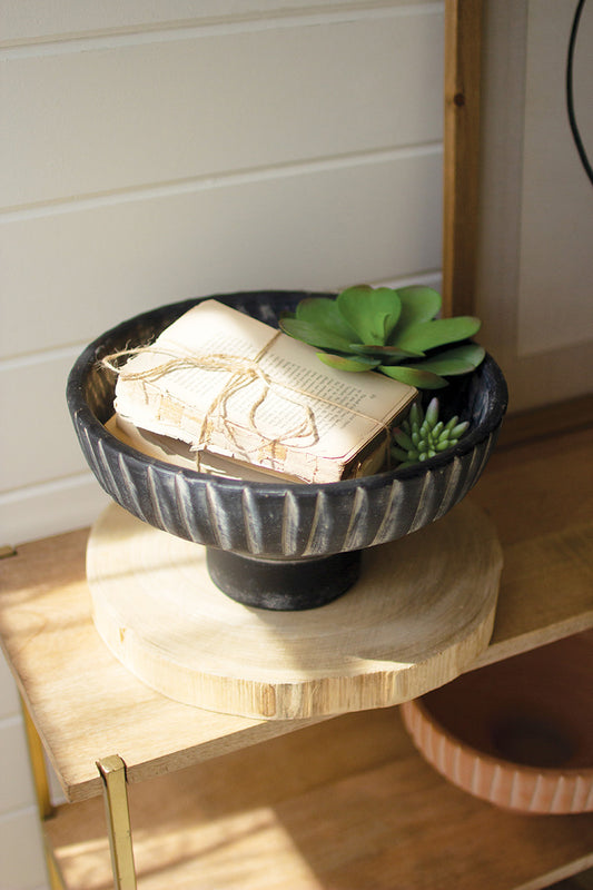 FOOTED CLAY BOWL WITH DETAIL ON RIM - BLACK WASH